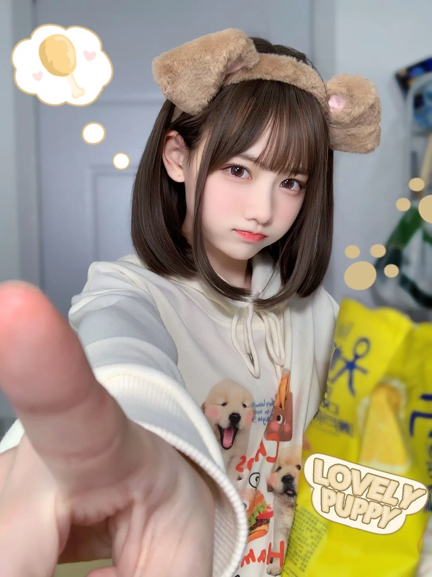 奇怪你爱小狗。奇怪你总神游